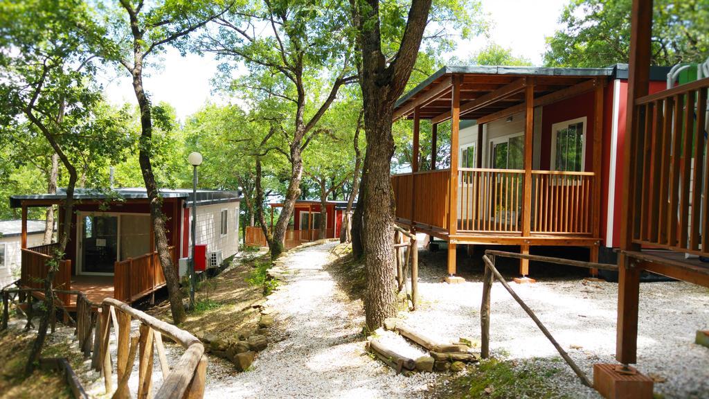 Cerquestra Camping Village Monte del Lago Exterior photo