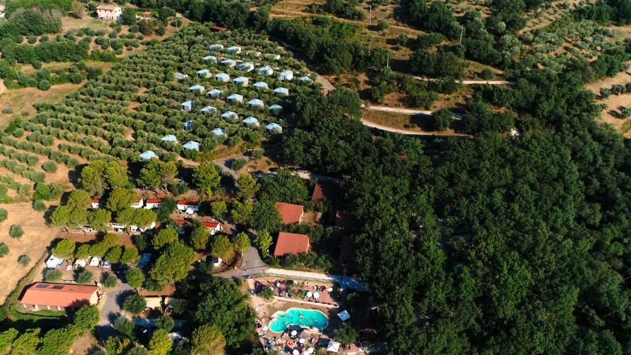 Cerquestra Camping Village Monte del Lago Exterior photo